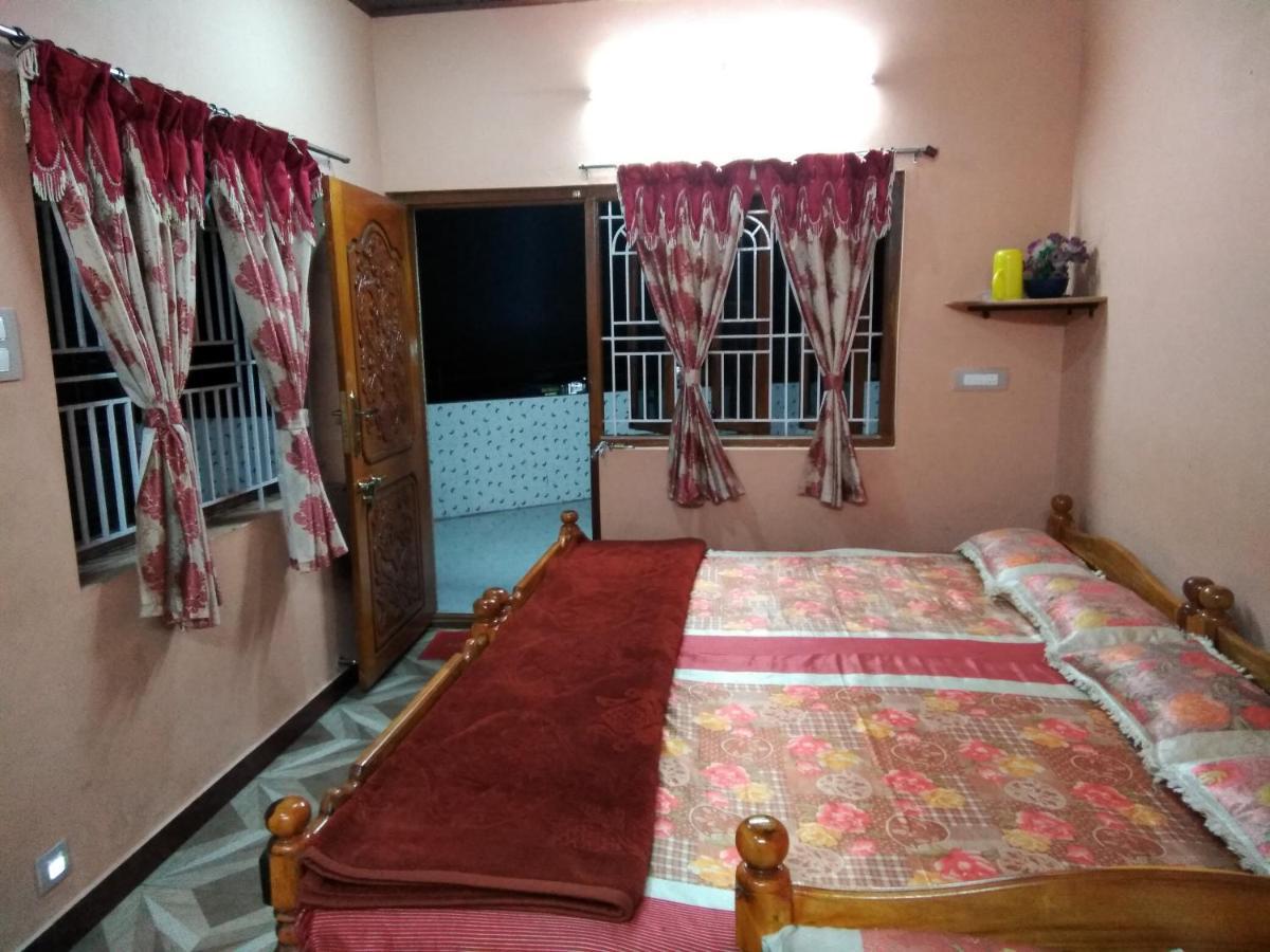 Maniis Homestay Vālpārai エクステリア 写真