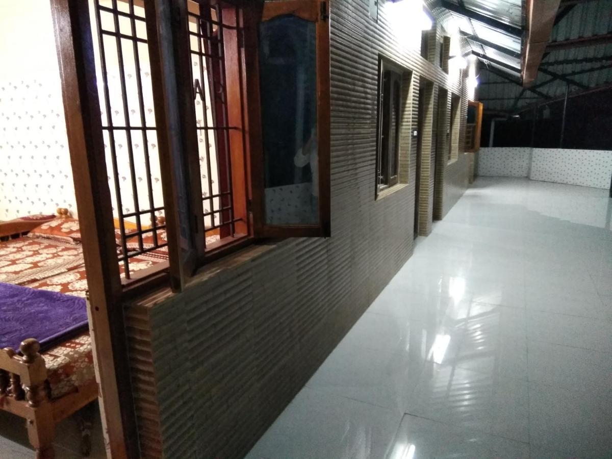 Maniis Homestay Vālpārai エクステリア 写真