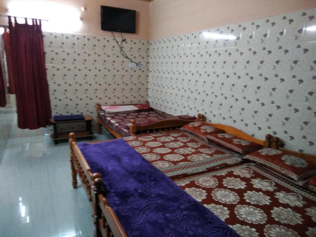 Maniis Homestay Vālpārai エクステリア 写真